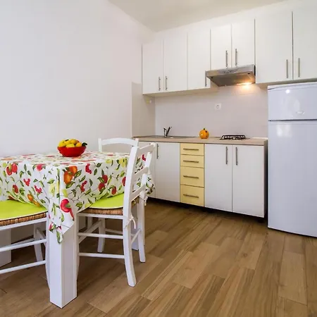 In Stoja Mit Grill Apartment