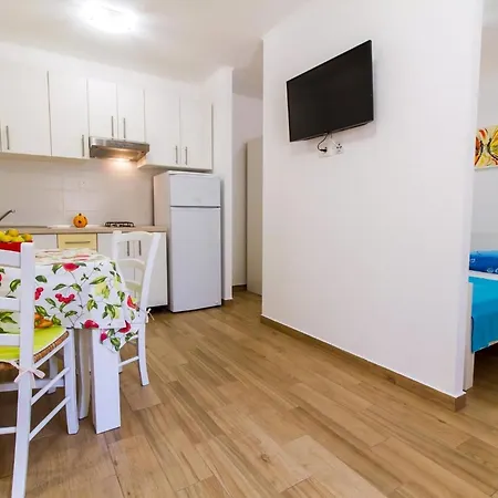 In Stoja Mit Grill Apartment Pula
